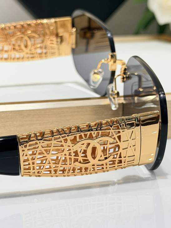 Picture of Chanel Sunglasses _SKUfw80880449fw